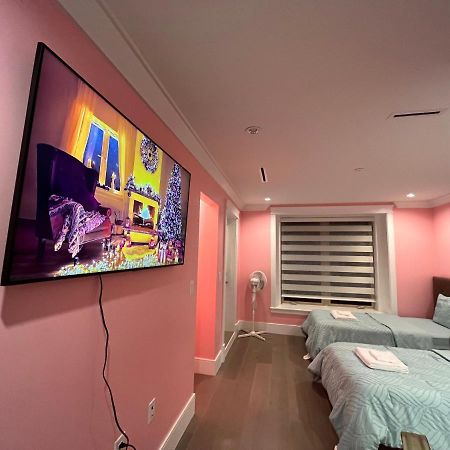 Milano Luxury Suites Vancouver Buitenkant foto