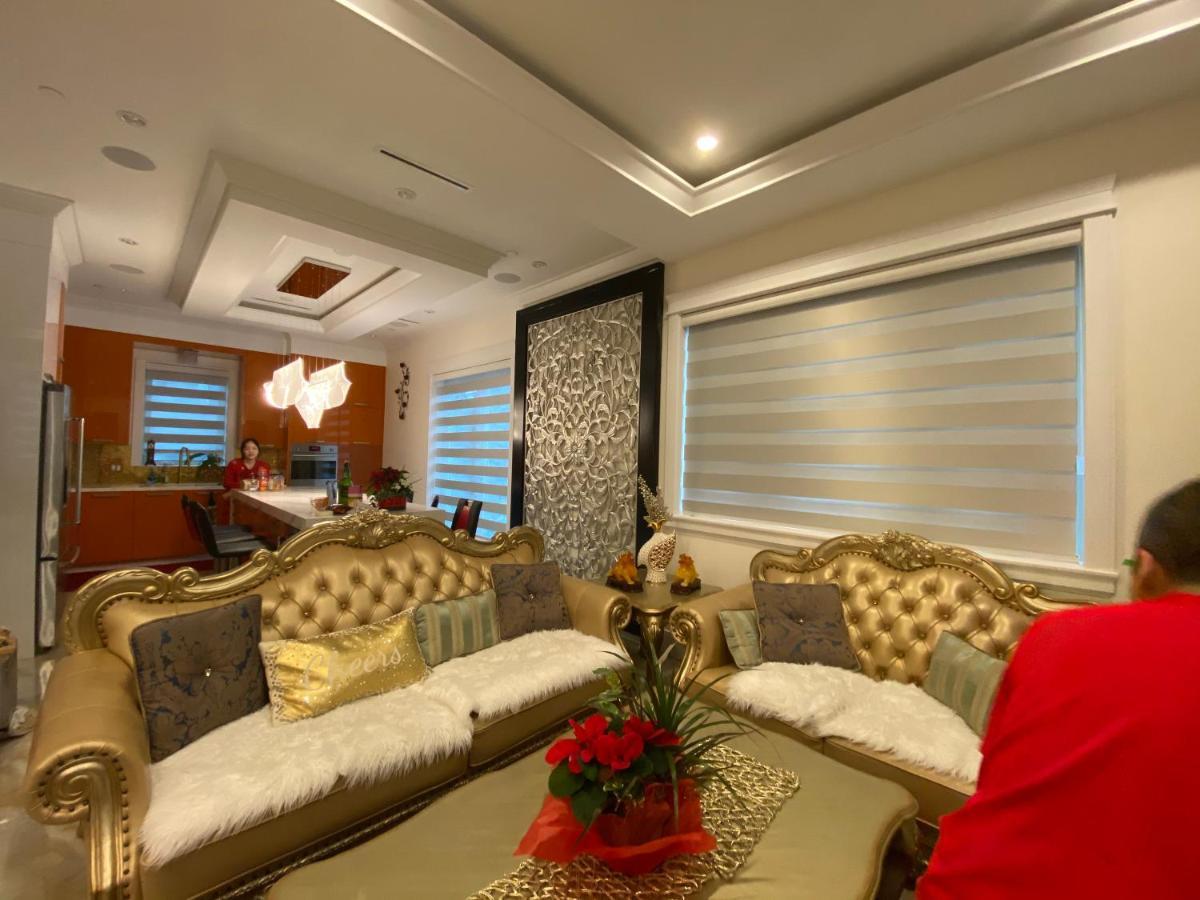 Milano Luxury Suites Vancouver Buitenkant foto